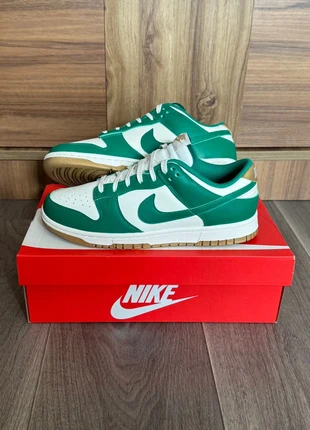Baskets Nike Dunk Low authentiques neufs pointure 42, marke: Nike, zustand: Neu, mit Etikett, größe: 42, 73,00 €, 77,35 € inklusive Vinted-Käuferschutz