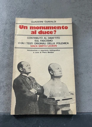 Un monumento al duce? Mack smith/Ledeen, condizioni: Buone, €3.50, €4.38 include la Protezione acquisti
