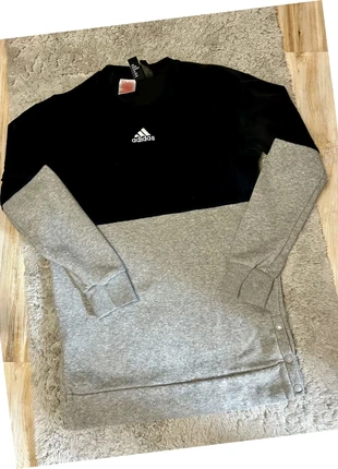 Sweat Adidas noir et gris mixte 13-14 ans avec pressions latérales, marque: adidas, état: Très bon état, taille: 13 ans / 158 cm, 12,99 €, 14,34 € Protection acheteurs incluse