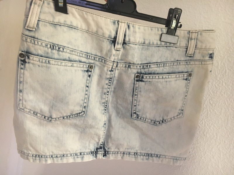 Mini jupe en jean délavée 2