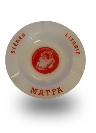 Cendrier vintage en verre fumé blanc – publicité Matfa rouge et blanche, marque: MATFA, état: Très bon état, 4,00 €, 4,90 € Protection acheteurs incluse