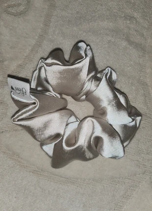 Chouchou schrunchie, marque: Fait Main, état: Neuf sans étiquette, 4,00 €, 4,90 € Protection acheteurs incluse