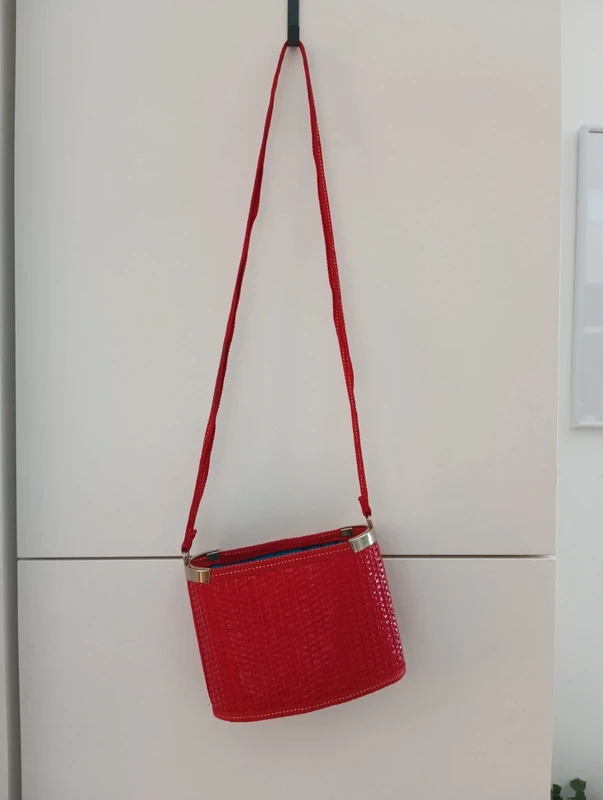 Sac seau tressé vintage rouge en osier - photo numéro 5