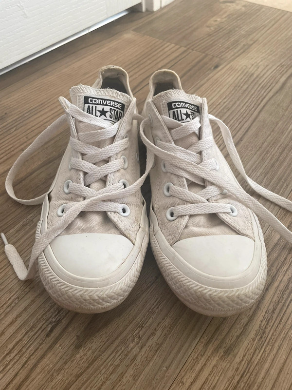 White Converse All Stars Trainers Size 3.5 Vinted