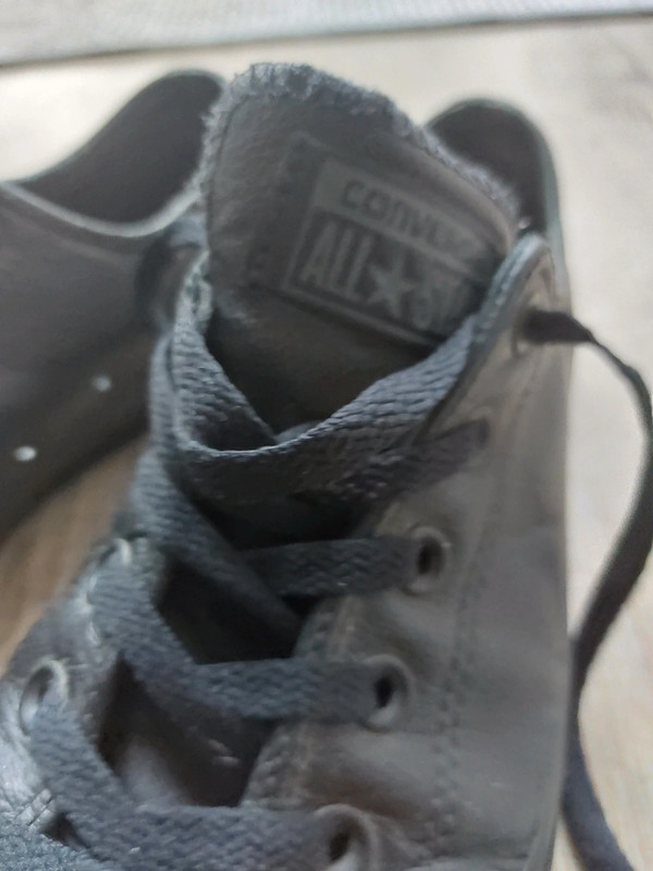 Leather converse deals size 8