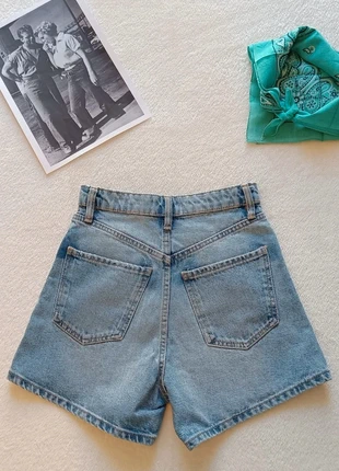 Short Bermuda en jean used style tendance taille 32 Zara 🛼, marque: Zara, état: Très bon état, taille: XXS / 32 / 4, 7,00 €, 8,05 € Protection acheteurs incluse