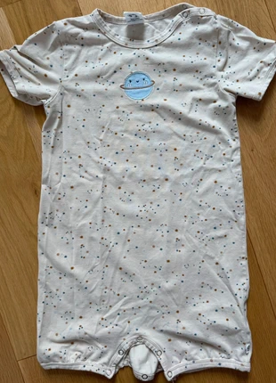 Müsli Kurzarmstrampler Planet, merk: Müsli by green cotton, staat: Heel goed, maat: 3 jaar / 98 cm, € 11,50, € 12,78 inclusief Kopersbescherming