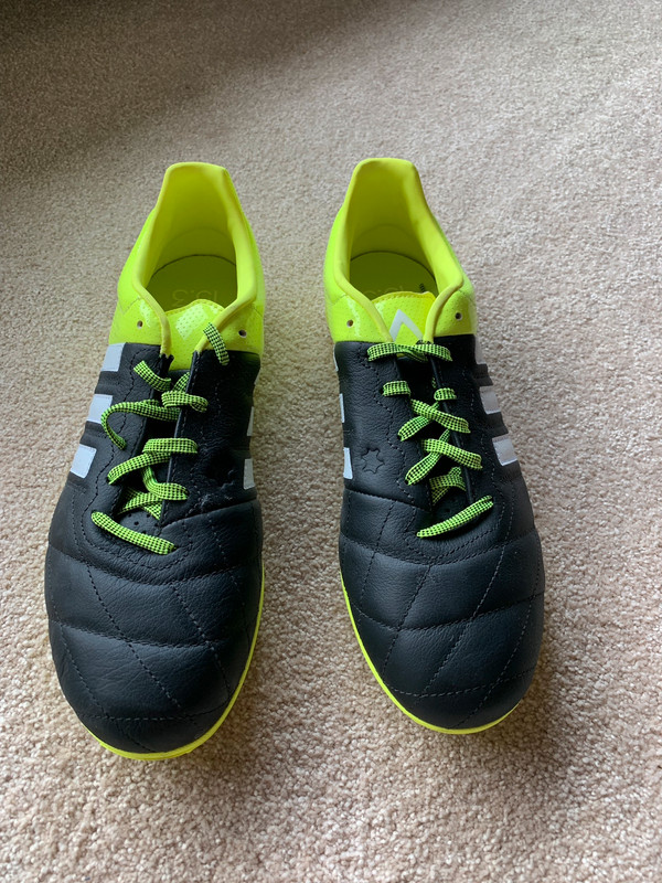 Chaussures de foot adidas 15.3 stabilisee 43 1 3 Vinted