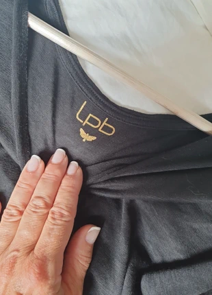 T shirt Les petites bombes, marque: Les Petites Bombes, état: Bon état, taille: M / 38 / 10, 5,00 €, 5,95 € Protection acheteurs incluse