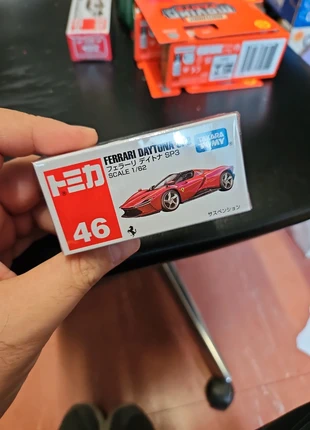 Tomica Ferrari Daytona sp3 rossa, merk: Ferrari, staat: Heel goed, maat: 14 jaar / 164 cm, € 9,99, € 11,19 inclusief Kopersbescherming Pro