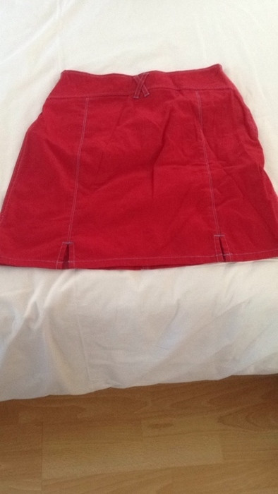 Petite jupe rouge 2
