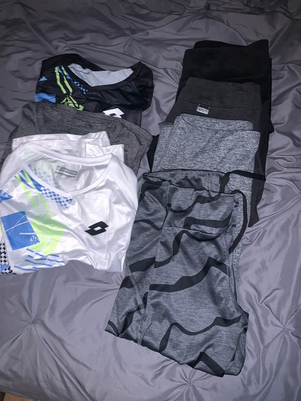 Bundle of workout clothes 1