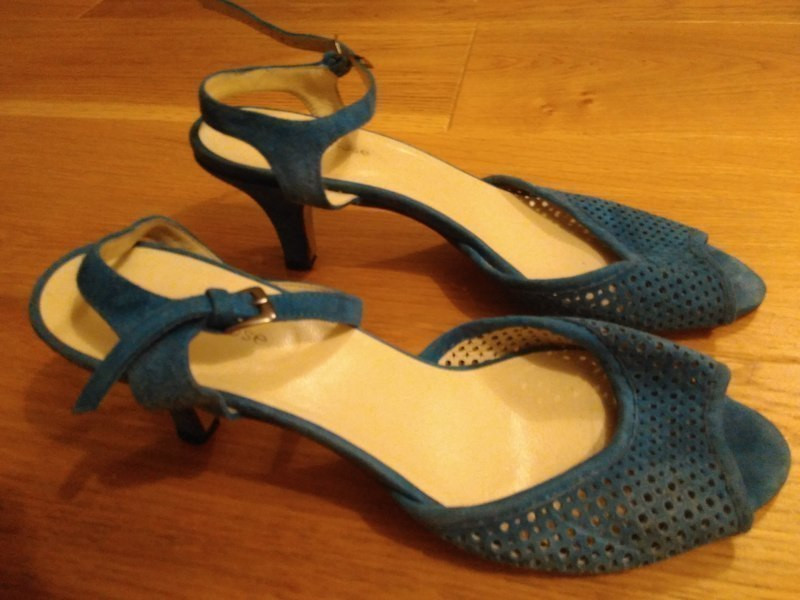 Sandales bleues à talon taille 40 3