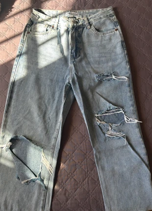 jeans con strappi, brand: Vs. Miss, condizioni: Ottime, taglia: M / IT 42 / EU 38, €10.00, €11.20 include la Protezione acquisti