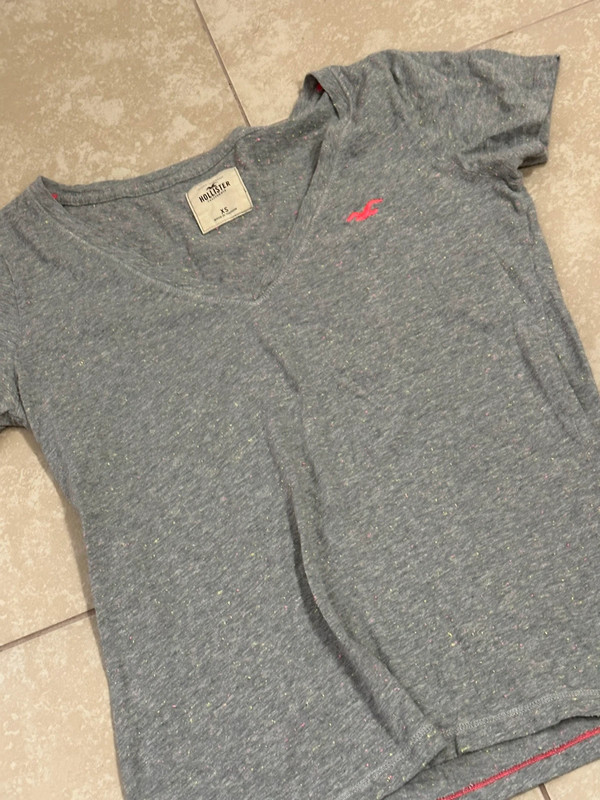 Hollister Gray V-Neck shirt size XS 5