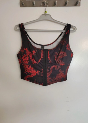 Top shein motif dragon rouge et noir , marque: Shein, état: Très bon état, taille: M / 38 / 10, 6,00 €, 7,00 € Protection acheteurs incluse