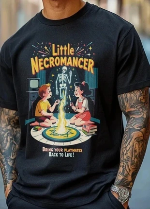 Camiseta Hombre Those Wicked 50´s "Little Necromancer". Negra de algodón, marque: Friki Factoría, état: Très bon état, taille: L, 11,95 €, 13,25 € Protection acheteurs (Pro) incluse