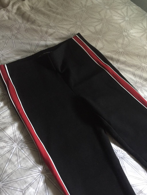 Venta ambulante Descuido hasta ahora Pantalon negro linea roja y blanca de Zara - Vinted