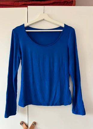 Haut bleu à manches longues taille L, staat: Heel goed, maat: L / 40 / 12, € 3,00, € 3,85 inclusief Kopersbescherming