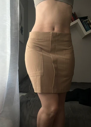 Jupe taille L 40 pull&bear beige camel avec poches, marke: Pull & Bear, zustand: Sehr gut, größe: L / 40 / 12, 3,00 €, 3,85 € inklusive Vinted-Käuferschutz