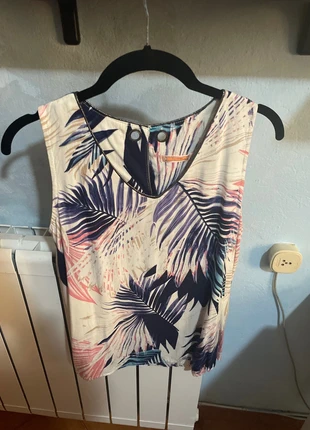 Canottiera by one, brand: By One, condizioni: Ottime, taglia: L / IT 44 / EU 40, €3.00, €3.85 include la Protezione acquisti