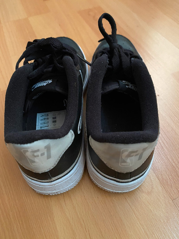 Nike junior trainers sale size 5