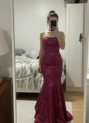 Robe longue satinée cramoisi, dos nu et bretelles croisées, coupe élégante/Taille M, marke: Vintage Chic, zustand: Sehr gut, größe: M / 38 / 10, 63,00 €, 66,85 € inklusive Vinted-Käuferschutz