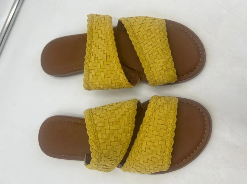 Women’s mustard yellow and tan sandals size 6 1