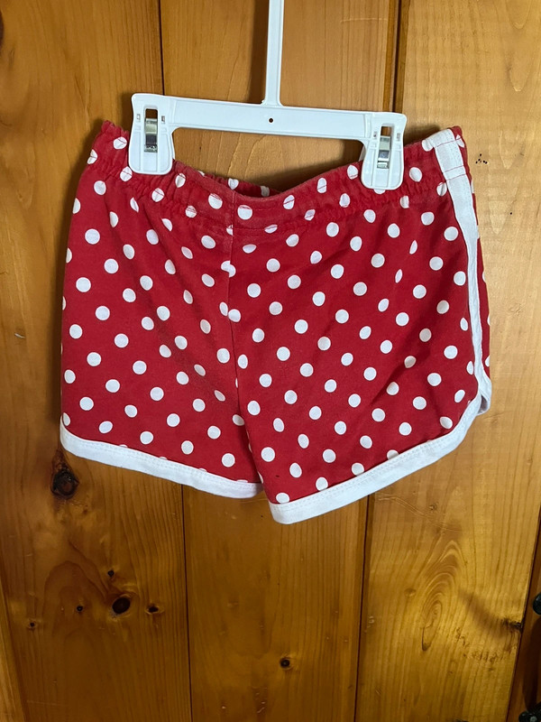 Girls Minnie Mouse shorts. 4