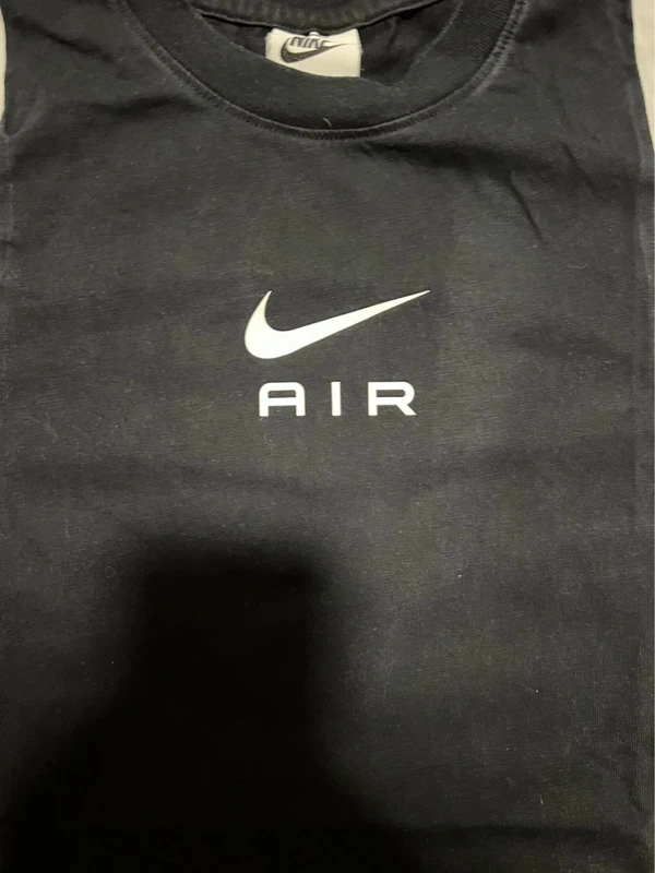T shirt Nike air blanc et noir taille s - photo numéro 2