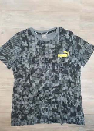 Tee shirt Puma gris et noir avec monogramme – 11/12 ans, marca: Puma, estado: Muito bom, tamanho: 12 anos / 152 cm, €4.00, €4.90 inclui Proteção do Comprador