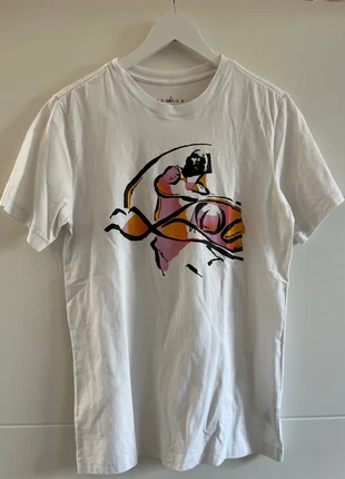 Jordan T-Shirt weiß mit Print, marke: Jordan, zustand: Sehr gut, größe: S, 4,00 €, 4,90 € inklusive Vinted-Käuferschutz