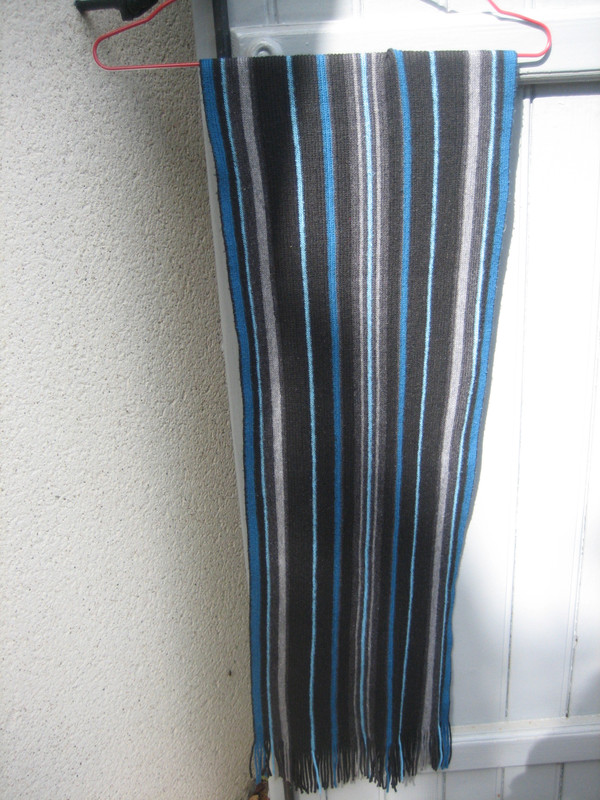 echarpe homme  160cm  avec 7cm franges aux bouts Armand Thiery rayée noire bleue grise turquoise 4