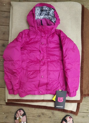 NEU Burton Daunenjacke Größe 152, merk: Burton, staat: Nieuw met prijskaartje, maat: 12 jaar / 152 cm, € 65,00, € 68,95 inclusief Kopersbescherming