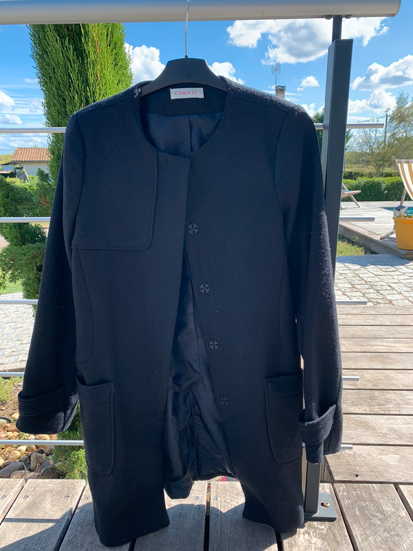 manteau noir ou bleu marine