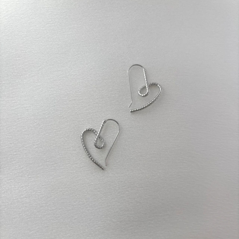 Simple Style Love Heart Stud Earrings for Women 4