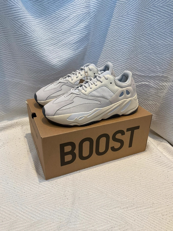 Adidas Yeezy Boost 700 v1 Analog 295 50 all in Vinted