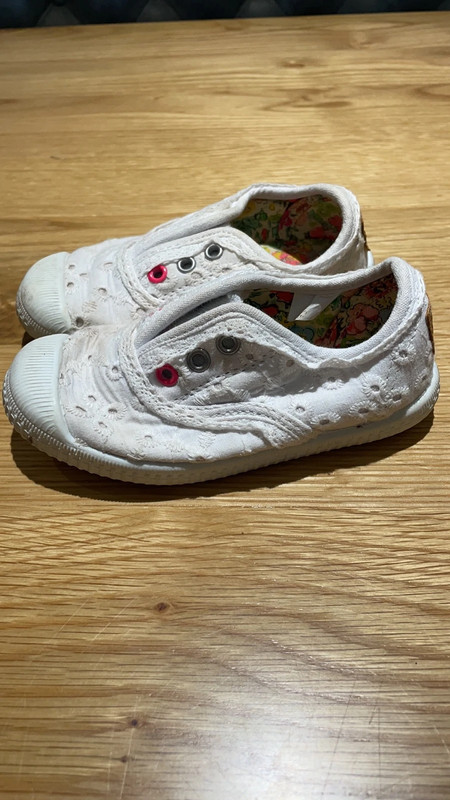 Ladies white store plimsolls size 6