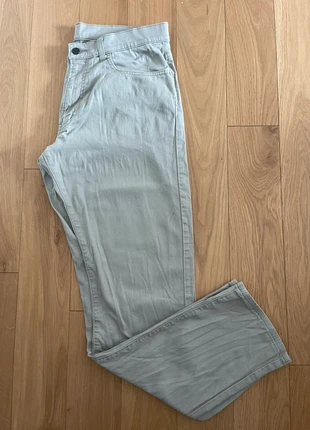 Pantalon uniqlo, marca: Uniqlo, estado: Bueno, tamaño: M, 9,00 €, 10,15 € Protección al comprador incluida