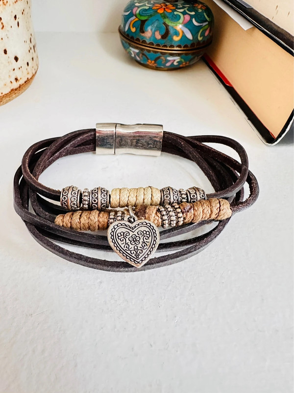 Leather like heart bracelet 1