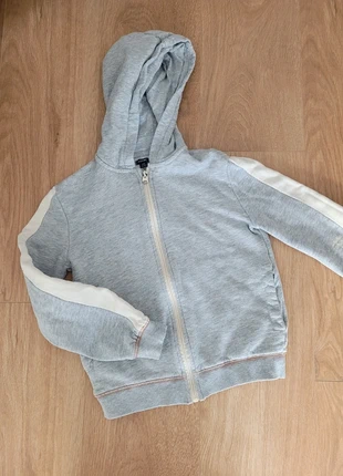 Gilet zippé Kiabi 10 ans, marca: Kiabi, estado: Muito bom, tamanho: 10 anos / 140 cm, €4.00, €4.90 inclui Proteção do Comprador