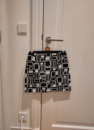 Black and white skirt, estado: Muito bom, tamanho: S / 36 / 8, €6.00, €7.00 inclui Proteção do Comprador