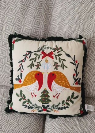Christmas Cushion Festive Robins, marca: Primark, estado: Novo com etiquetas, tamanho: 45 x 45 cm, €30.00, €32.20 inclui Proteção do Comprador