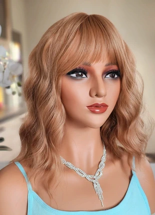 Perruque blonde caramel ondulée mi longue à frange, brand: perruque, condition: New without tags, €25.00, €26.95 includes Buyer Protection