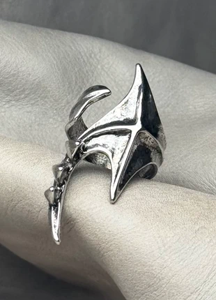 Bague Gothic x Chrome Grunge en acier inoxydable, marca: CHROME, estado: Muito bom, tamanho: Ajustável, €10.00, €11.20 inclui Proteção do Comprador