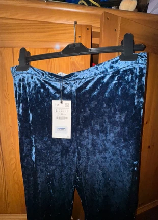 Zara flare broek, marque: Zara, état: Neuf avec étiquette, taille: L / 40 / 12, 25,00 €, 26,95 € Protection acheteurs incluse