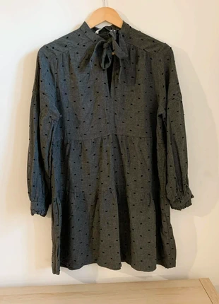 Robe ZARA grise à pois • Taille M (38/40), brand: Zara, condizioni: Ottime, taglia: M / IT 42 / EU 38, €6.00, €7.00 include la Protezione acquisti