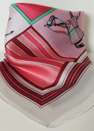 Foulard 100% soie motif cheval, marque: Silk Scarf, état: Neuf sans étiquette, 18,00 €, 19,60 € Protection acheteurs (Pro) incluse