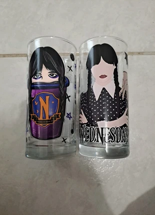 Lot de 2 verres Wednesday Addams, marca: Fait Main, estado: Muy bueno, 12,00 €, 13,30 € Protección al comprador incluida