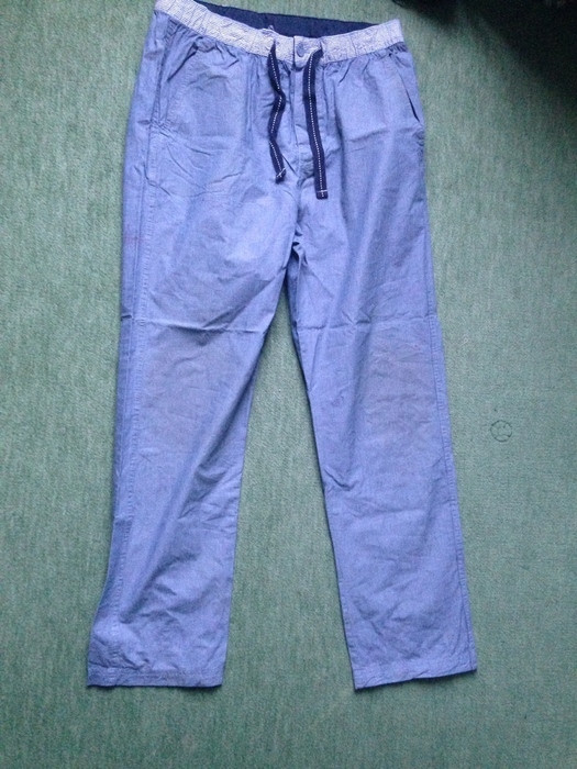 Pantalon H&M super léger bleu et blanc à rayures 1